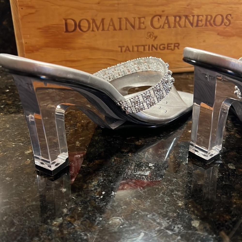 VTG 6.5 Sparkling Silver and Clear Slip On Sandals - Picture 5 of 8